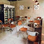 网红复古不锈钢折叠椅工业风钢化玻璃餐桌咖啡厅商用餐厅桌椅组合