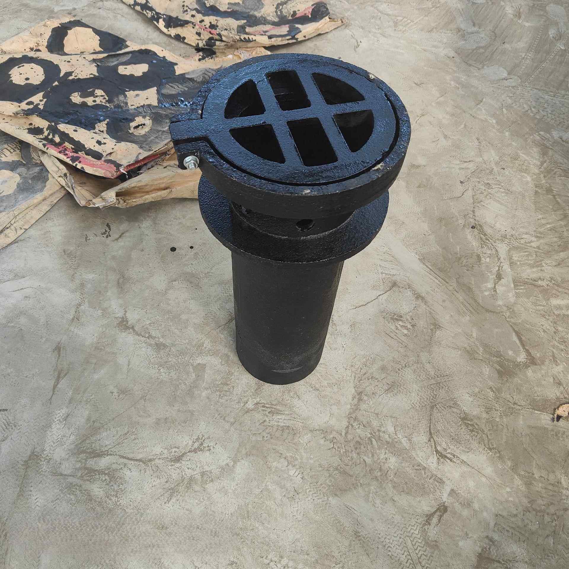 面厂家生产铸铁圆形泄012水管桥梁排管水公路排栅盖焊接水桥泄水