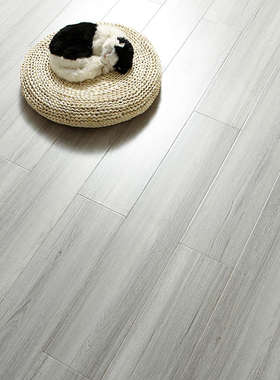 耐磨地暖防水潮强化复合木地板仿实原木灰色北欧风家用环保包安装