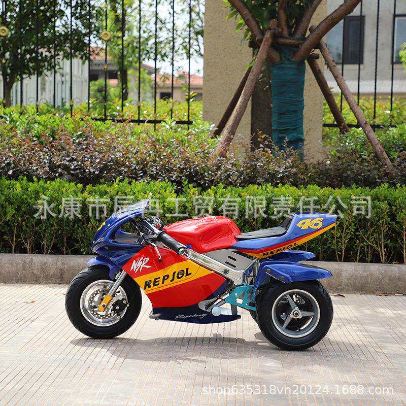 新款迷你三轮小跑车儿童公路赛车户外小趴赛车二冲程电启动小摩托