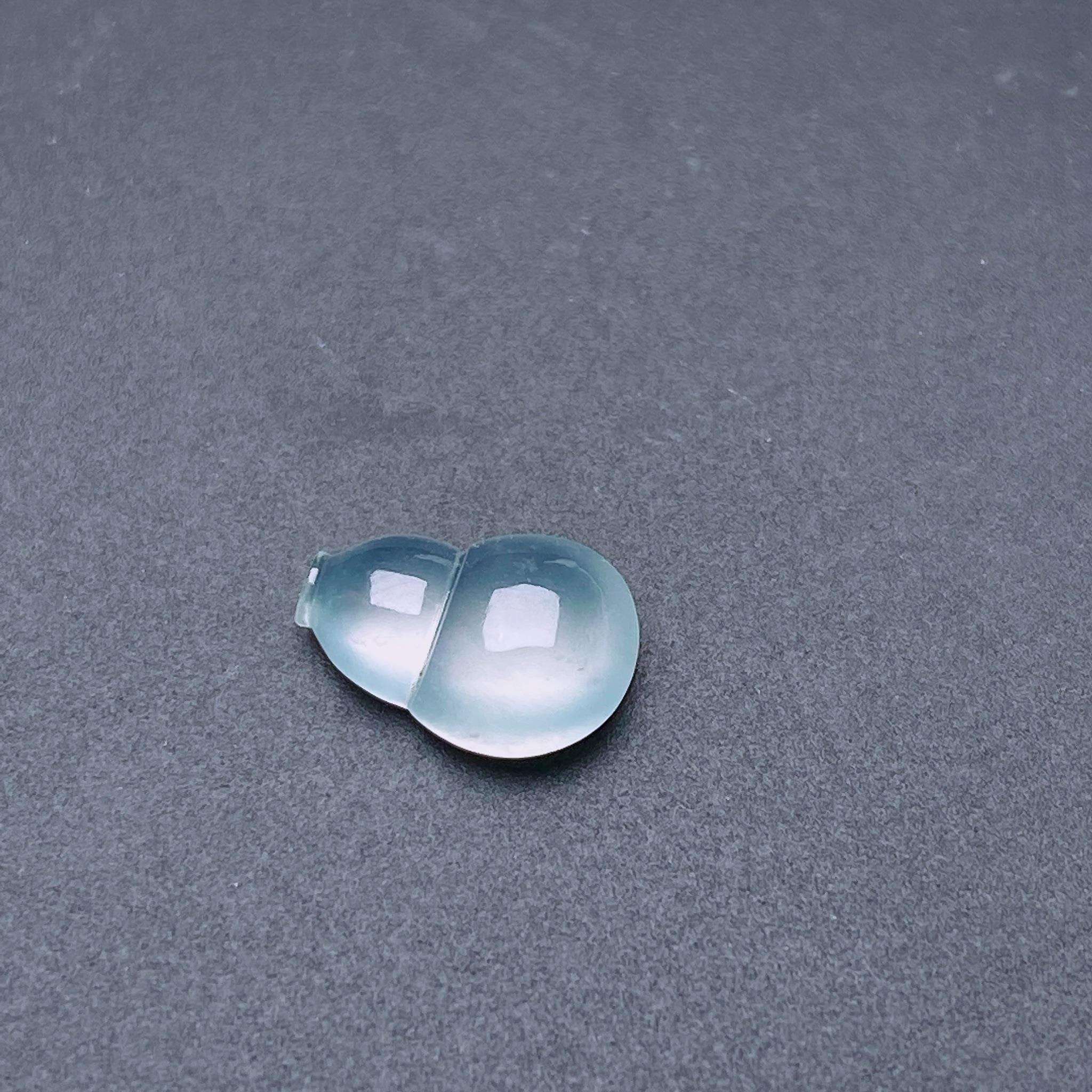 缅甸天然翡翠a货冰种小葫芦裸石fxj，尺寸：9.9-7.2-3.5mm