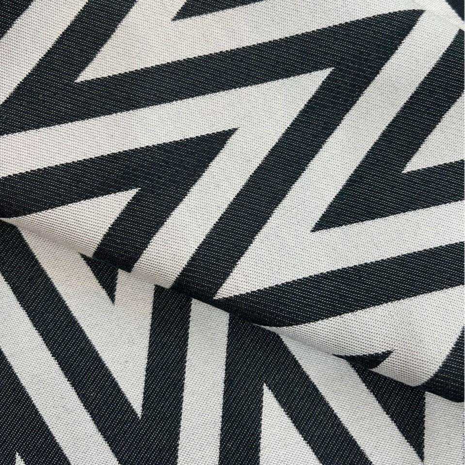 黑白大波折v字形宽幅面料黑白几何图案样板房床尾巾面料单椅面料