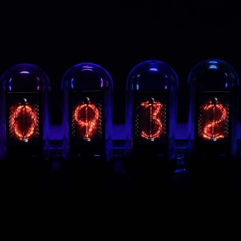 KI9S电竞桌面摆件电脑桌面氛围摆件电竞房间布置拟辉光管时钟男友