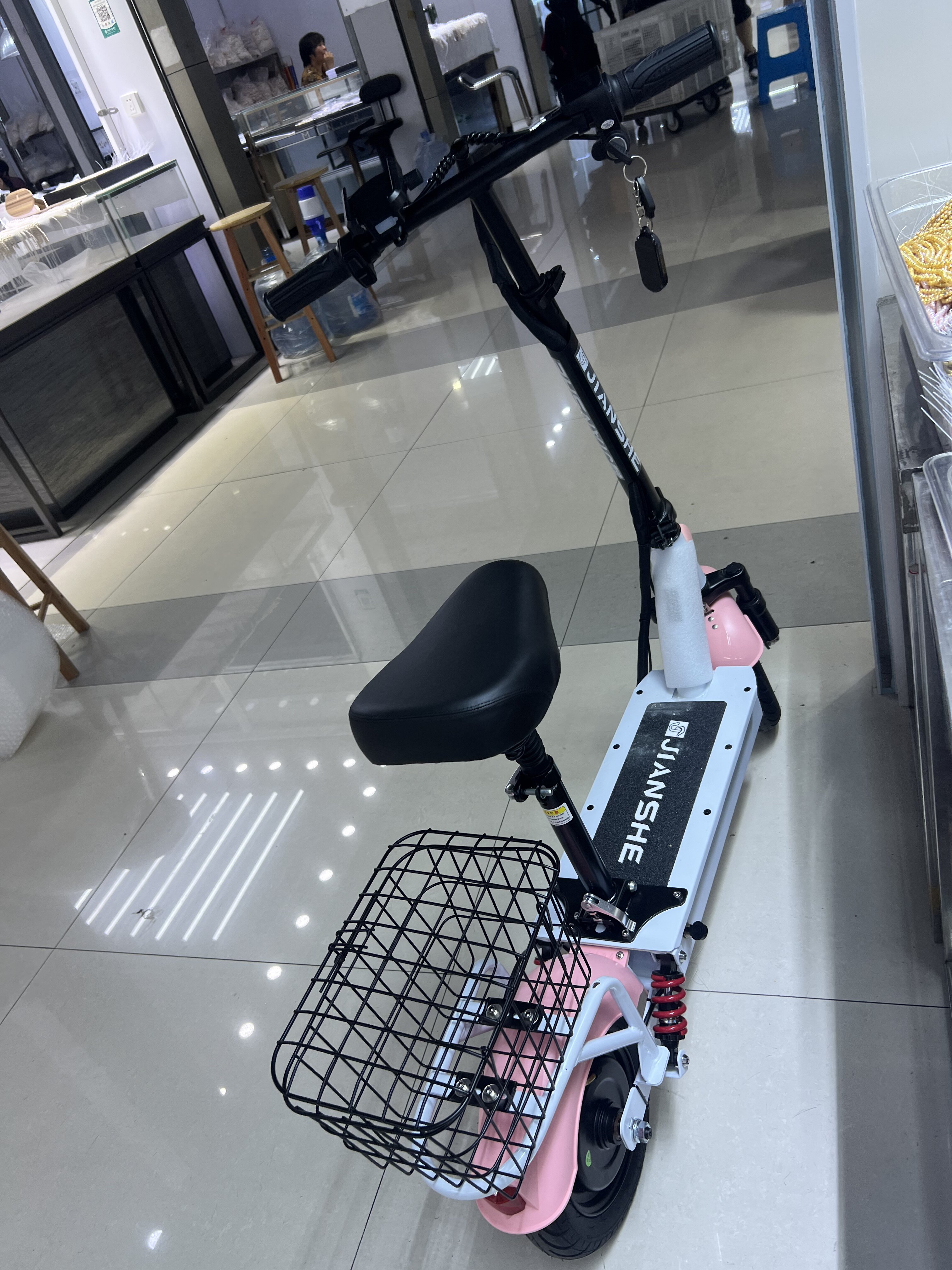 Электросамокат JIAN SHE 1500W: Мощный, Складной, Сверхдлинный Запас Хода, 14-кратная Амортизация и GPS-противоугонная Система для Города photo review