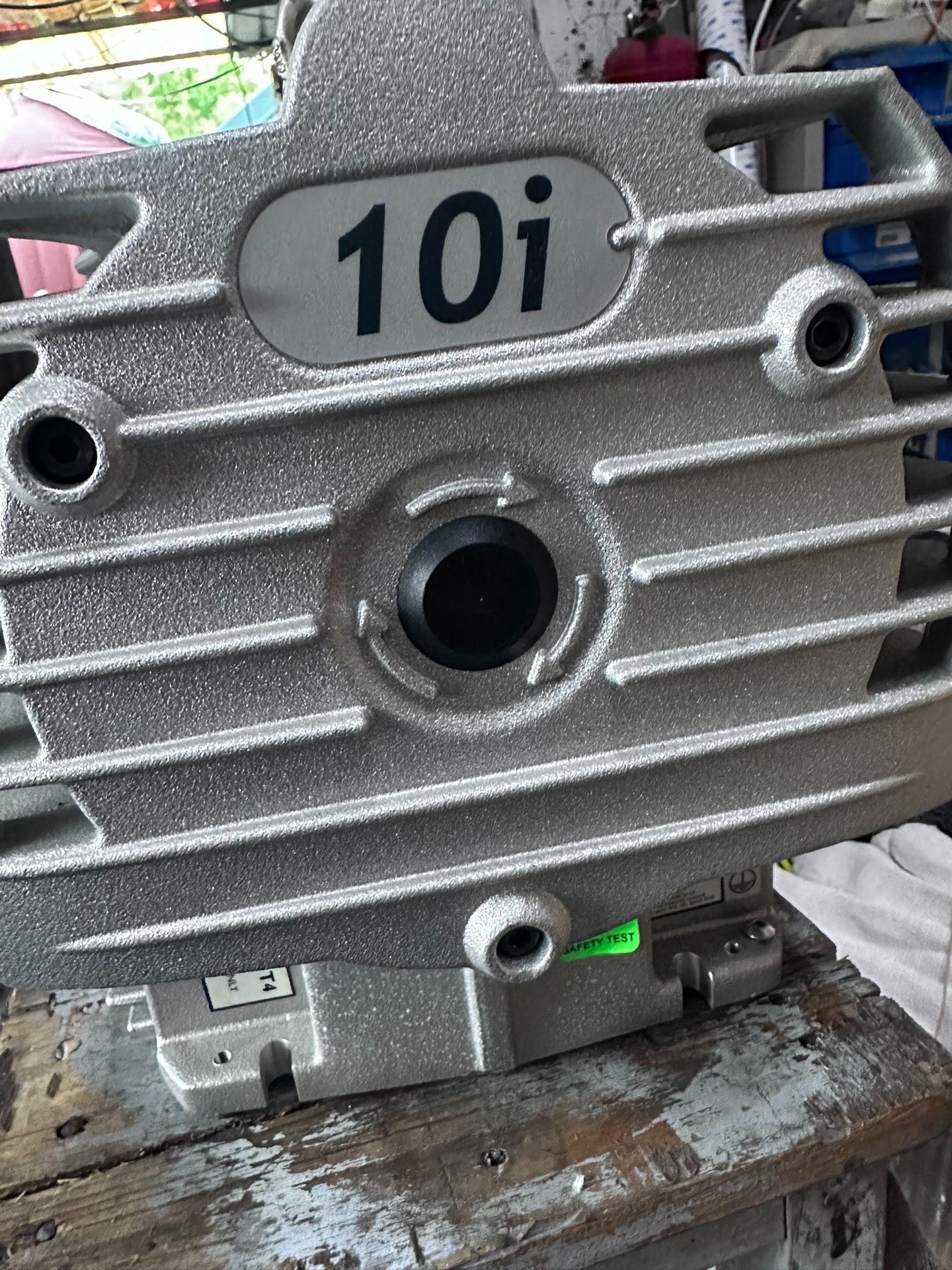 爱德华nxds10i真空泵，非常新，性能出厂值，用几年也不会