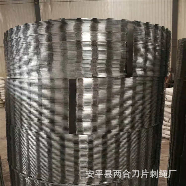 不锈钢直条镀锌刺网品字型刀片刺绳焊接刀片刺绳