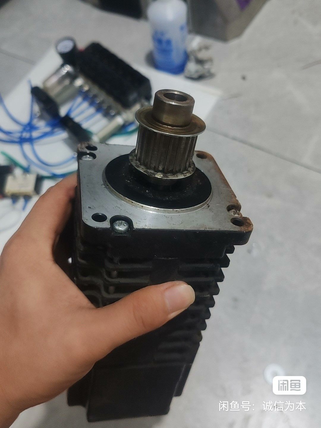 二手拆机百格拉电机VRDM 5913/50LWC。实物如图，