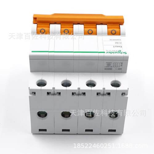 EA9断路器EA9AN 4P C32A断路器EA9AN4C32断路器空气开关