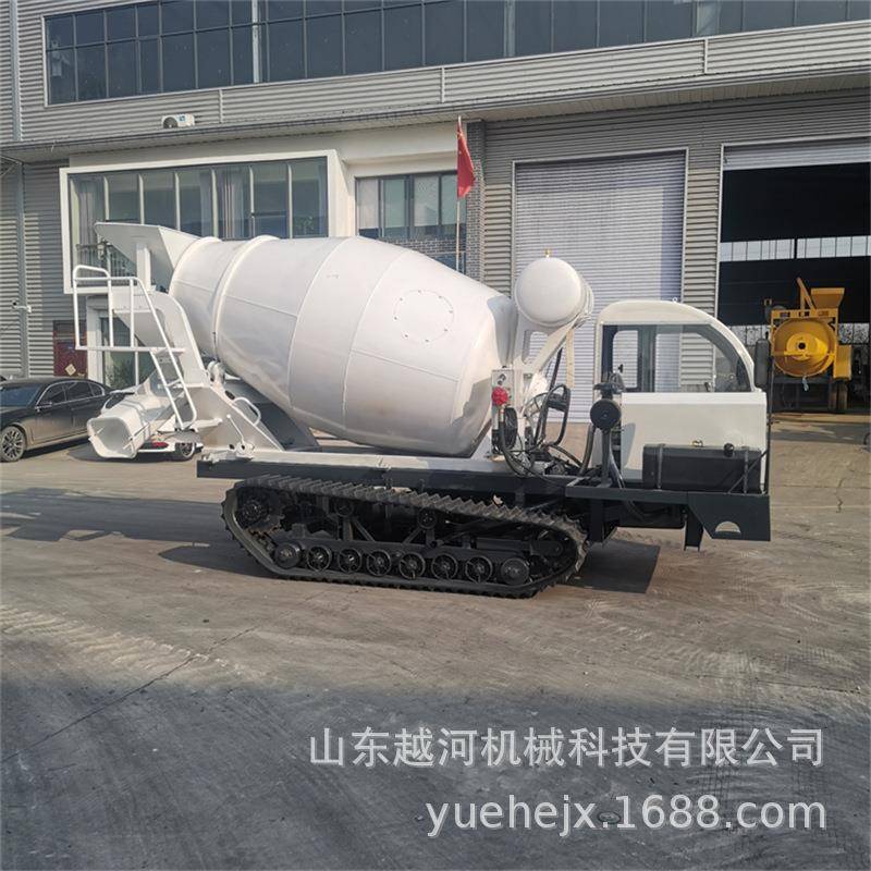 履带混凝土输送泵车型号山路越野自动上卸料搅拌水泥罐车
