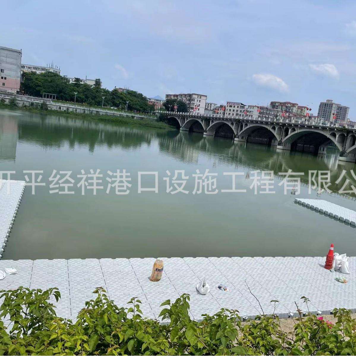 厂家码头戏水池水上浮筒平台游船水上公园摩托皮艇用养殖浮筒