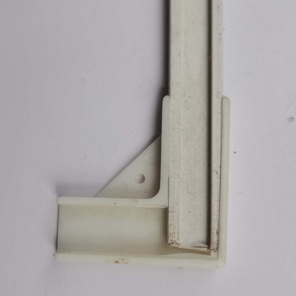 磁吸纱窗角码磁条纱窗连接角塑料角码拐角配件PVC条边框