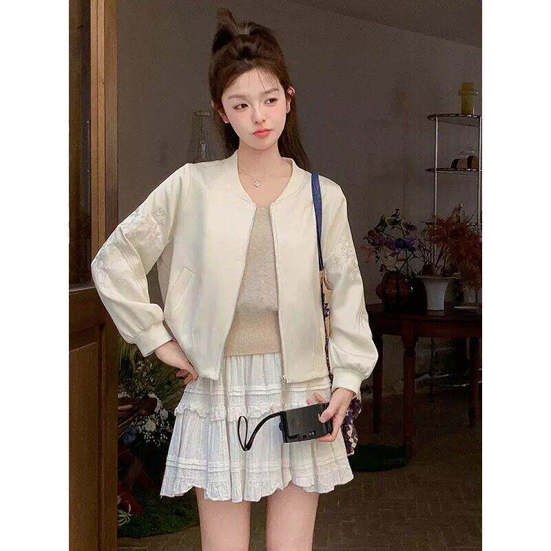 刺绣休闲短款开衫外套女春秋2026新款棒球服宽松显瘦正肩外搭上衣