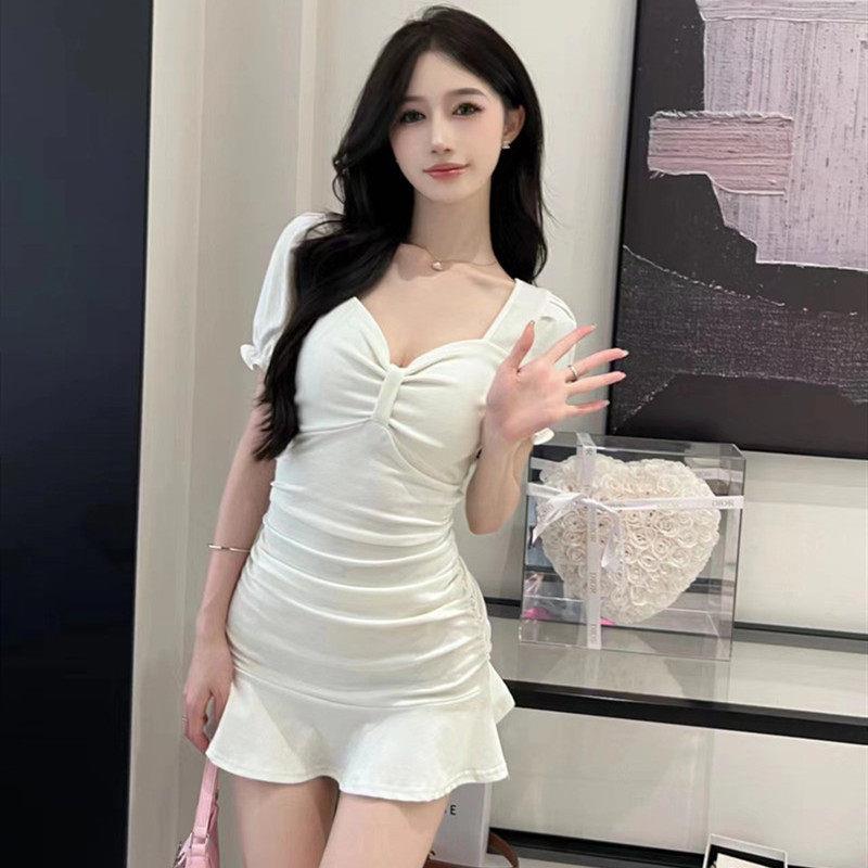 泡泡袖连衣裙女2025年性感领低胸气质荷叶边褶皱遮肚显瘦包臀裙