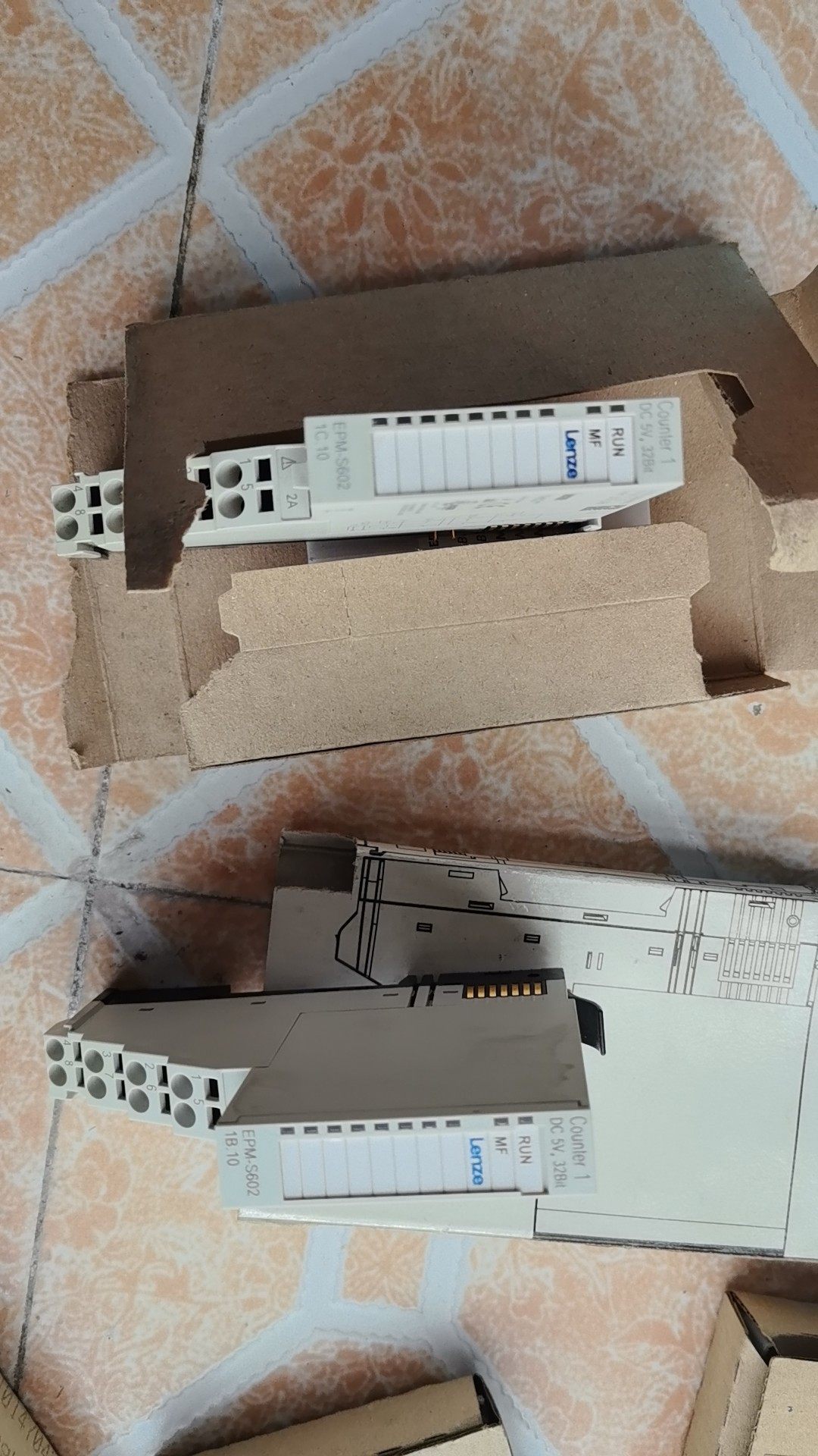 全新伦茨：EPM-S602.1C.10有2盒，