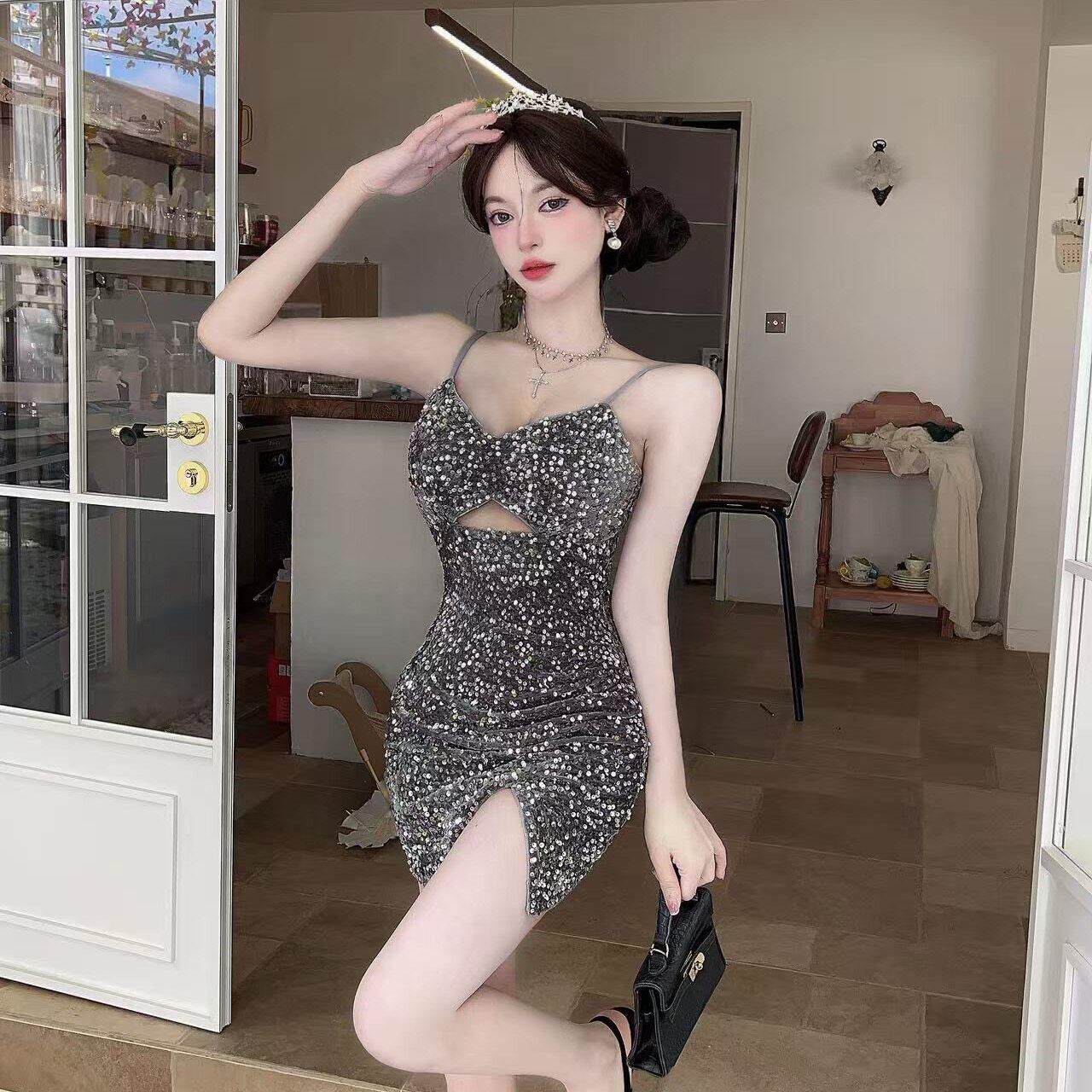 性感辣妹珠光亮片吊带连衣裙高腰不规则开叉设计修身显瘦包臀短裙