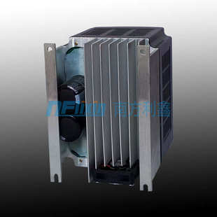 380v生产厂家单相控制器利4kw 变频变频器鑫南方220v变电机 调速