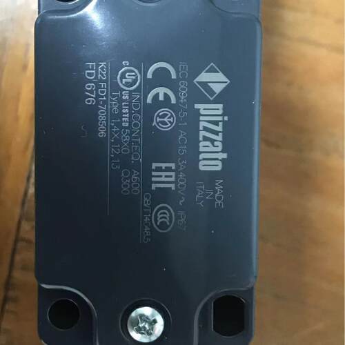供应原装Pizzato皮扎托拉绳开关系列型号VF B501 VFB502现货