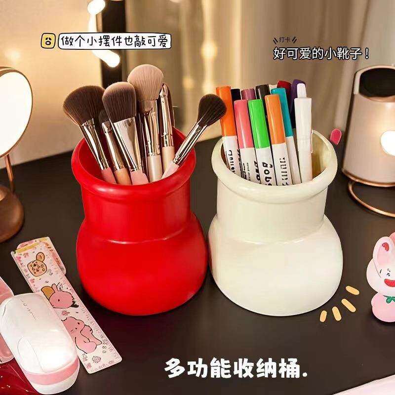 创意鞋子笔筒ins高颜值小红靴多功能桌面摆件办公文具化妆刷收纳