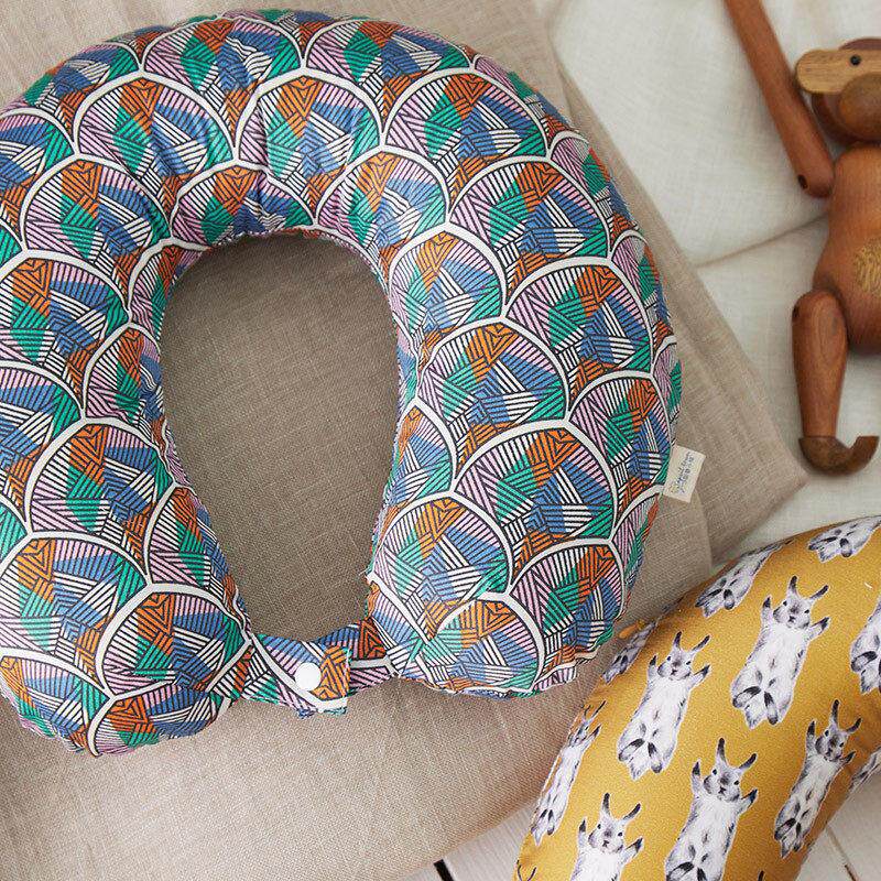 护颈u型枕。乳胶旅行枕。颈椎枕。飞机枕