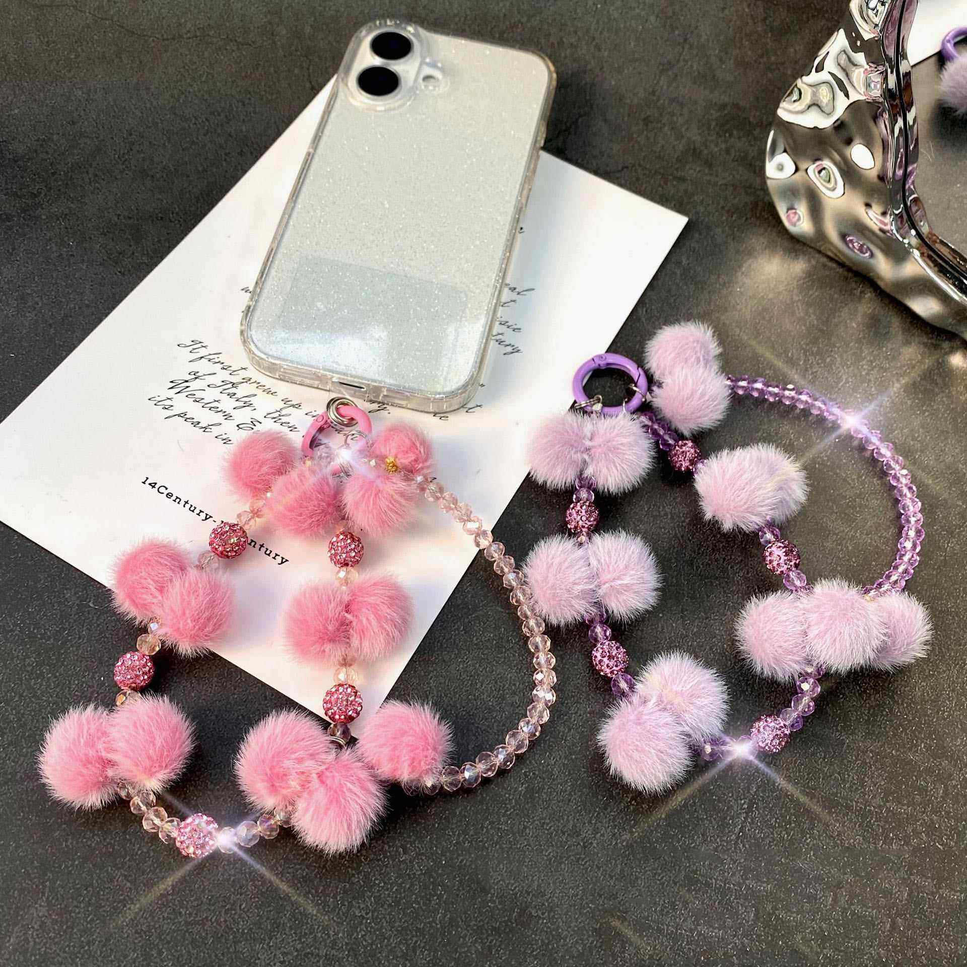 新款毛球串珠手机链水晶珠子挂饰 高级感秋冬毛球双链手腕挂链绳