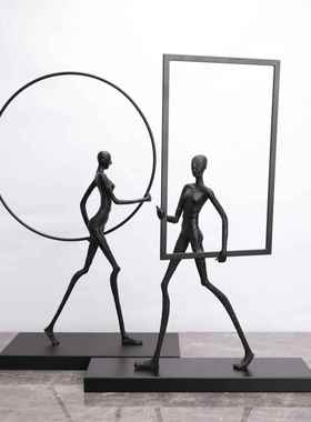 现代简约创意扛框摆人样板房电视柜公办桌玄关件0033家居客厅软装