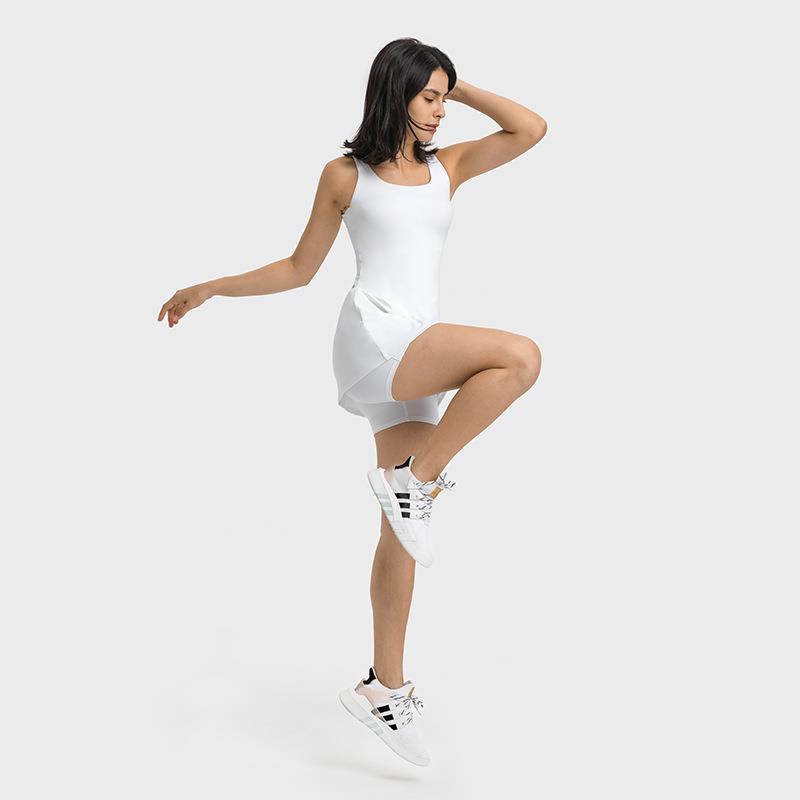 Padded sports dress with U-shaped beautiful back elastic