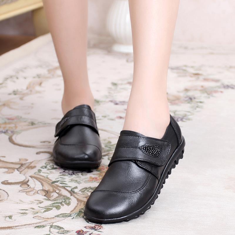 高档春秋中老年小码女鞋313233口单鞋真皮防滑跟魔妈术贴妈皮平鞋