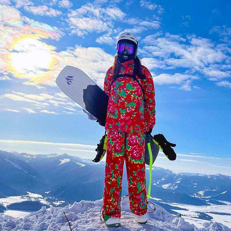 滑雪裤套装花袄出租 批发北大防水爆滑雪场款男女滑雪衣东滑雪服