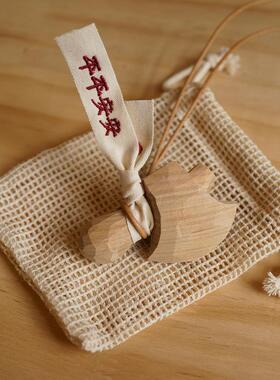 木刻自习室原创超萌治愈桃木小斧子祝福礼物手工好运汽车挂饰