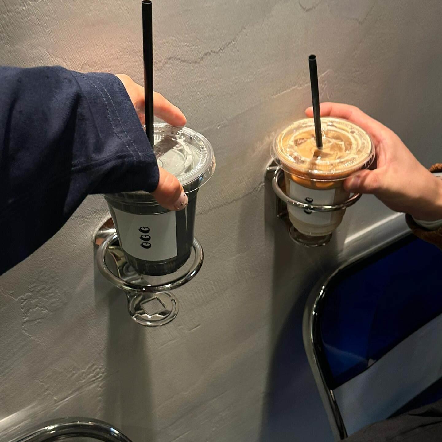 放咖啡杯子杯架不锈钢创意上墙面壁挂置物架有趣装饰店铺氛围布置