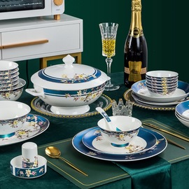 创意碗碟套装家用景德镇骨瓷餐具套装，盘子中式结婚乔迁陶瓷器