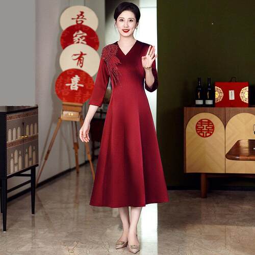喜婆婆婚宴装2026新款春装妈妈婚礼敬酒礼服高贵丈母娘长款连衣裙