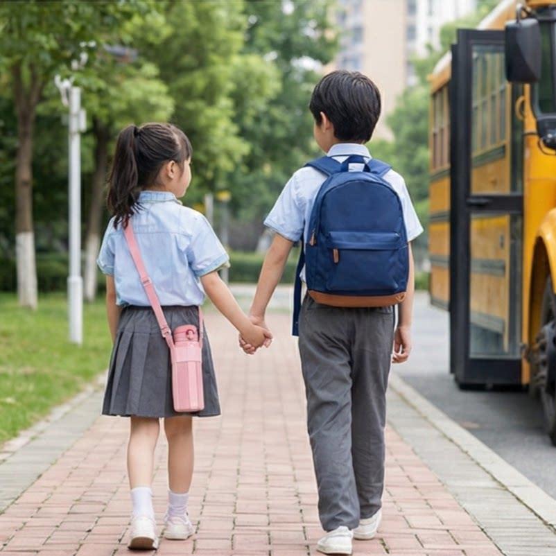 矿泉水瓶挂绳儿童上学可携式弹力水杯抱婴袋外出户外饮料瓶手提斜
