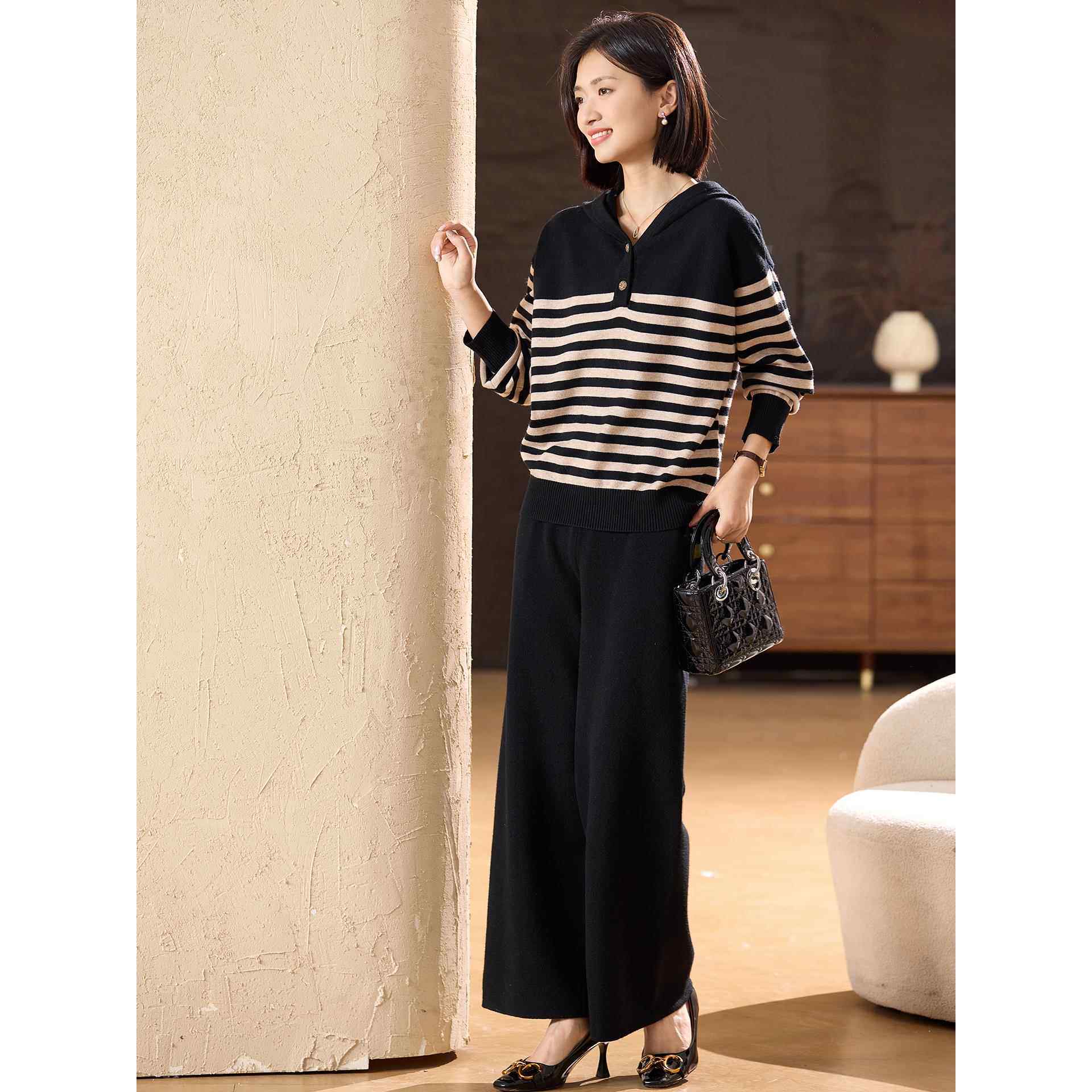 喜卉妈妈秋装运动服套装衣服中老年女装春秋季洋气条纹卫衣两件套