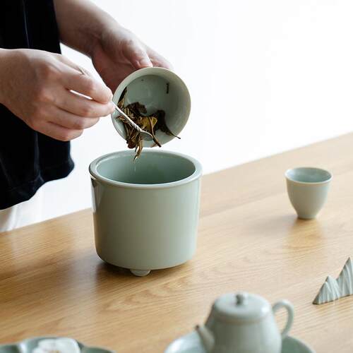 展瓷宋青三足茶渣缸陶瓷浮雕手工茶洗杯洗茶渣缸水盂大号茶道配件