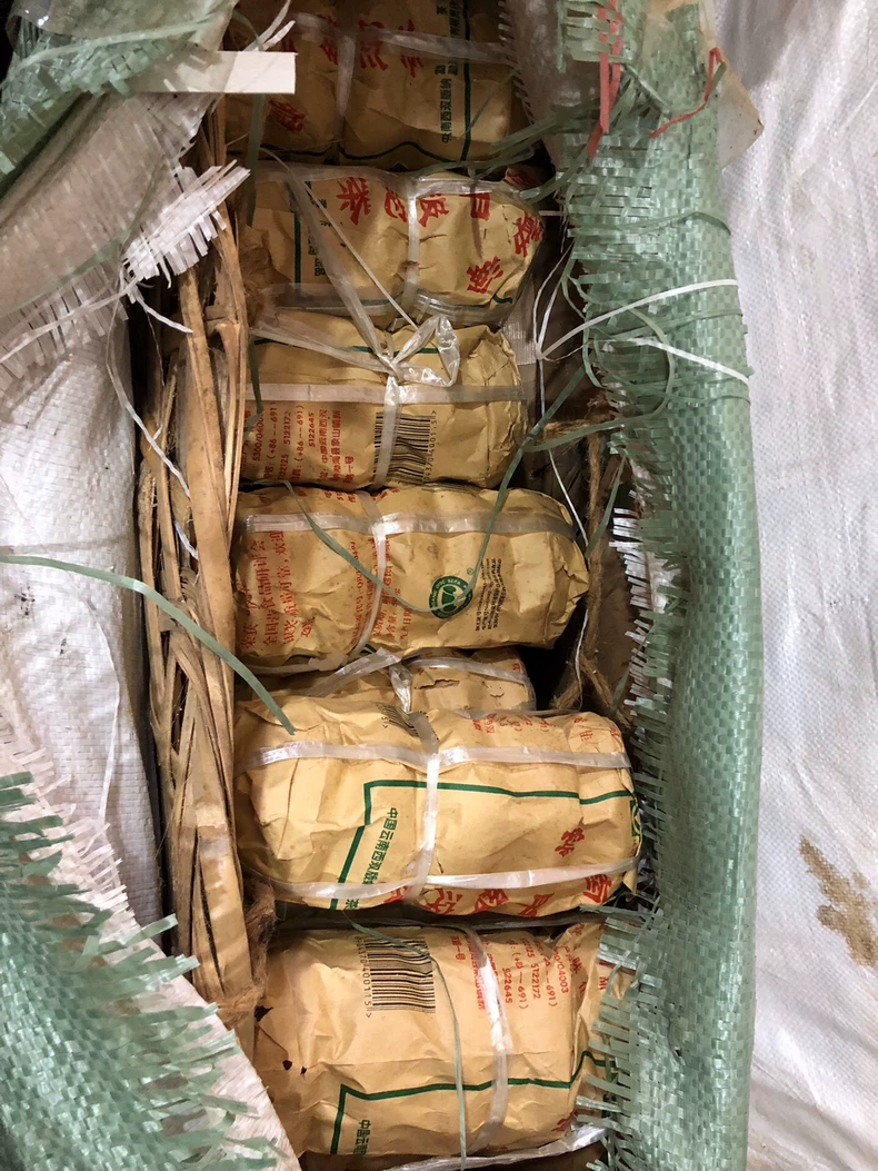 2001年猛海傣文甲級沱茶，無R標老生茶沱！ 普洱茶 BUASHOP普洱老茶