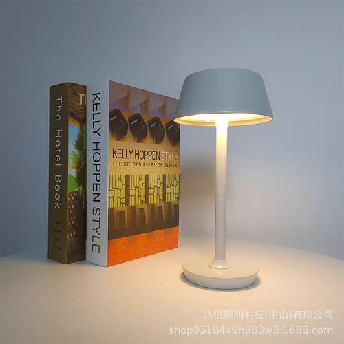 跨境亚马逊新款简约美式LED充电复古装饰酒店氛围酒吧卧室台灯