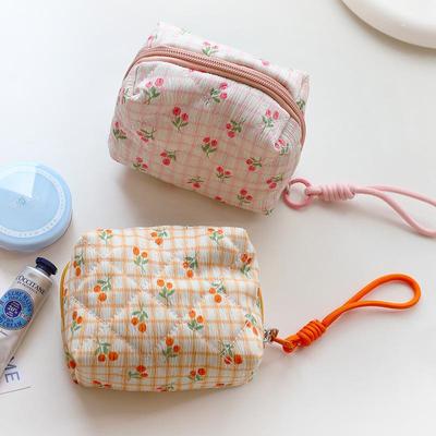 郁金香卫生巾可爱可爱容量化妆包