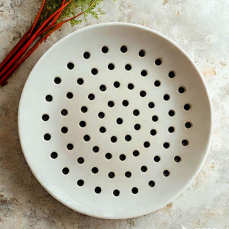 陶瓷带孔蒸盘多孔蒸格沥水盘饺子包子盘圆形食品级家用微波炉18cm