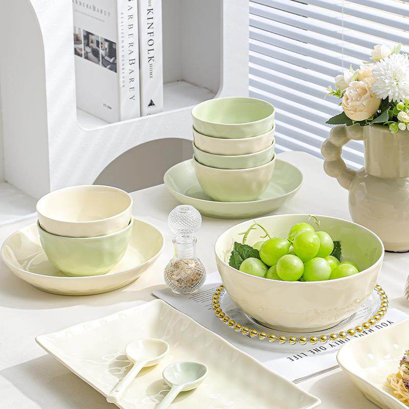 奶油风碗碟套装家用2025新款一二人食情侣陶瓷餐具组合碗筷碗盘子