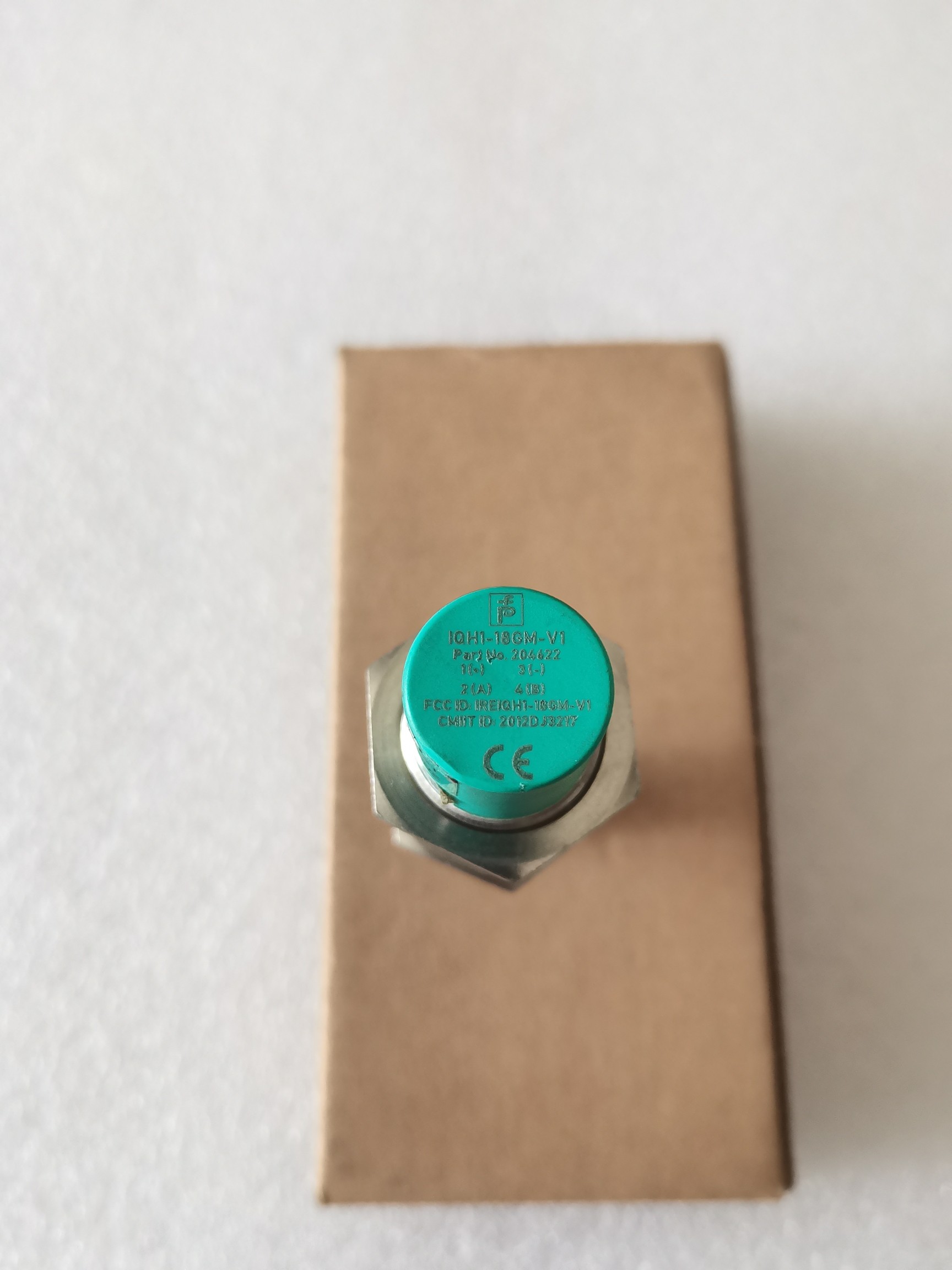 全新 P+F 倍加福 IQH1-18GM-V1 接近传感器