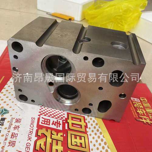 重汽HOWO 汕德卡 WD615 618发动机配件 61560040058气缸盖总成
