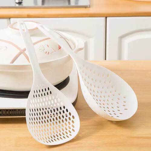 Long-Handled Kitchen Strainer for Noodles, Dumplings, and Ho