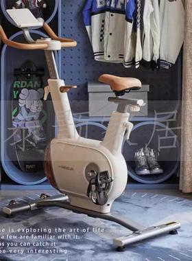 样板儿童房蓝色足调男孩房球滑板运间动题QEW软装饰品主摆件搭配