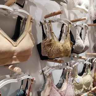 内衣商店展示架实木挂钩内衣展示架壁挂式货架文胸点挂