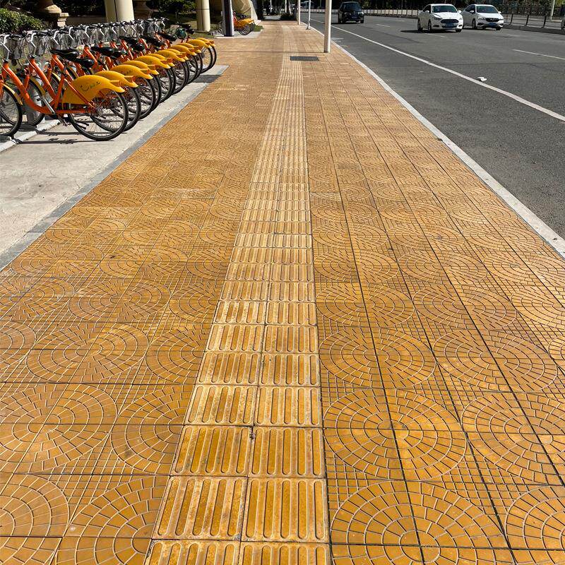 400*40020厚釉面盲道砖盲道止步砖地铁高铁站台福建厂防滑砖瓷砖