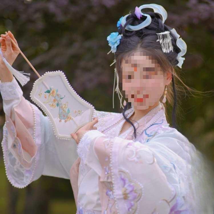 鲸鹿琵琶扇桃子玉如意刺绣长柄团扇拍照道具珍珠团扇走秀汉服配饰