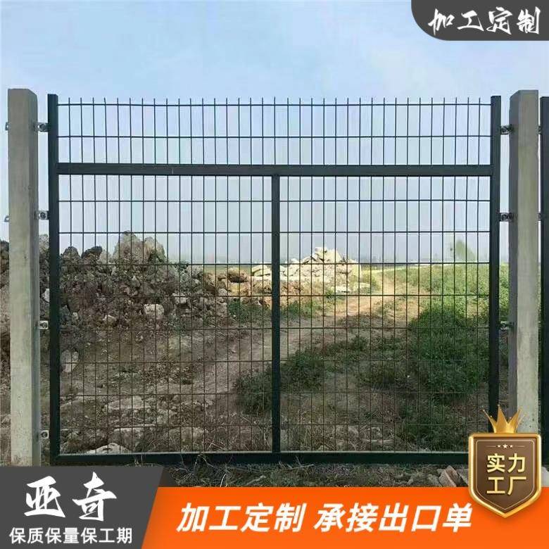 铁路防护栅栏8/8002标准铁路护栏网防攀爬防护栅栏