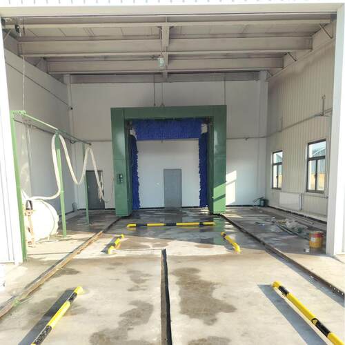 3刷龙门自动洗车设备通过式大巴洗车机厂家停车场用电脑洗车机