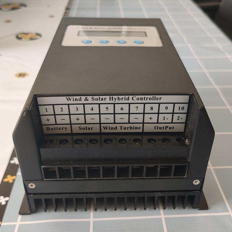 盛皇科光技性风800w以高80w12v24v48vMPPT0风互补控制器路灯能监